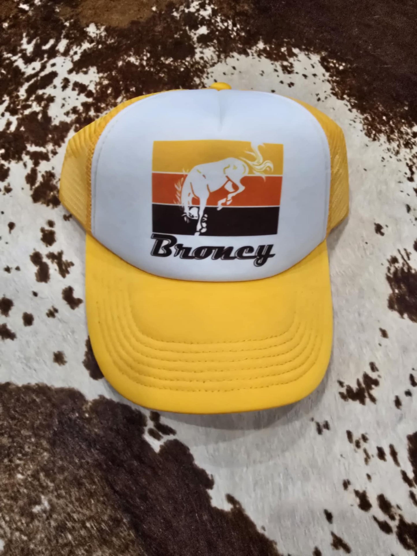 Broncy hat