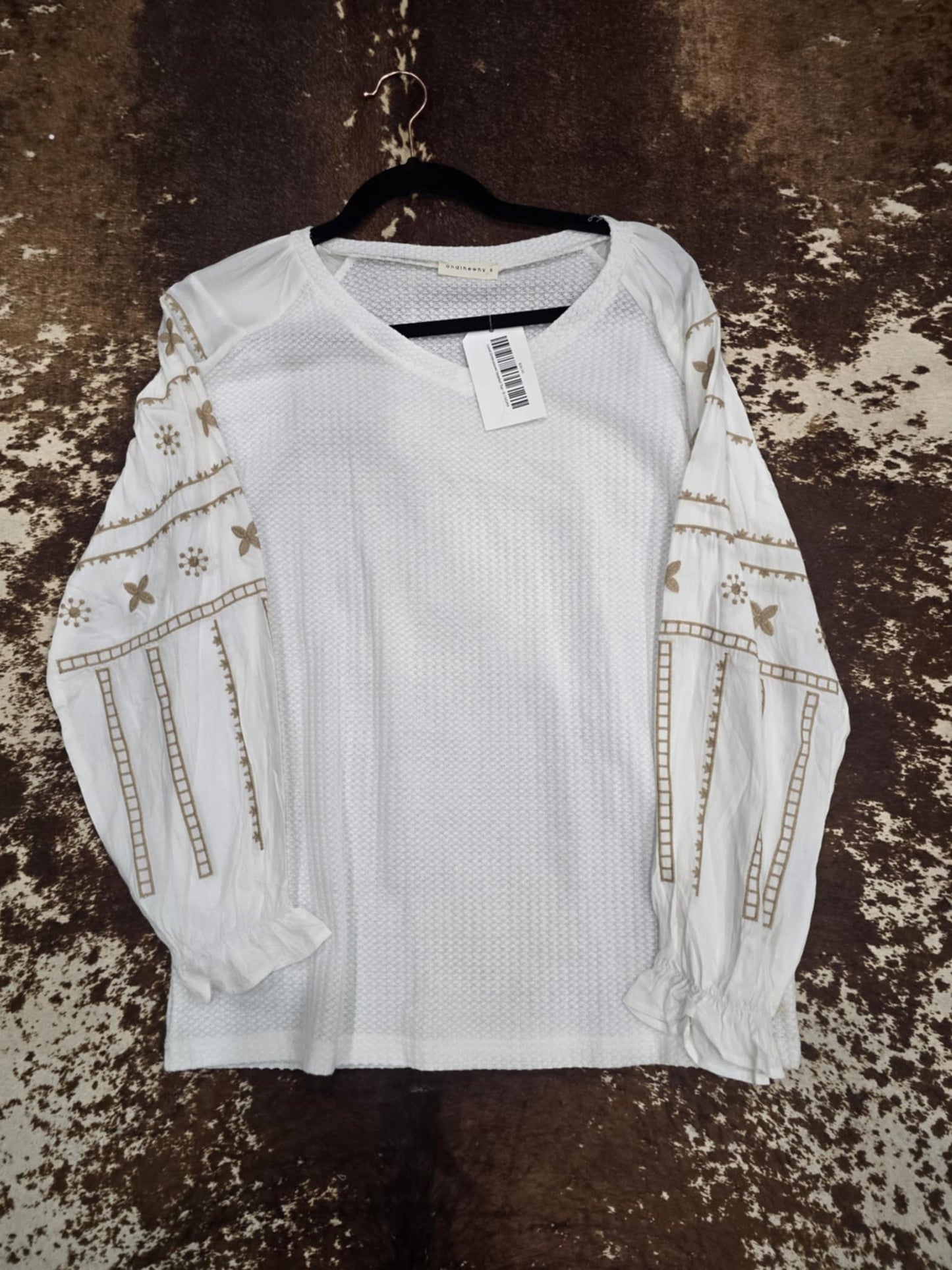 Lovell Embroidered top
