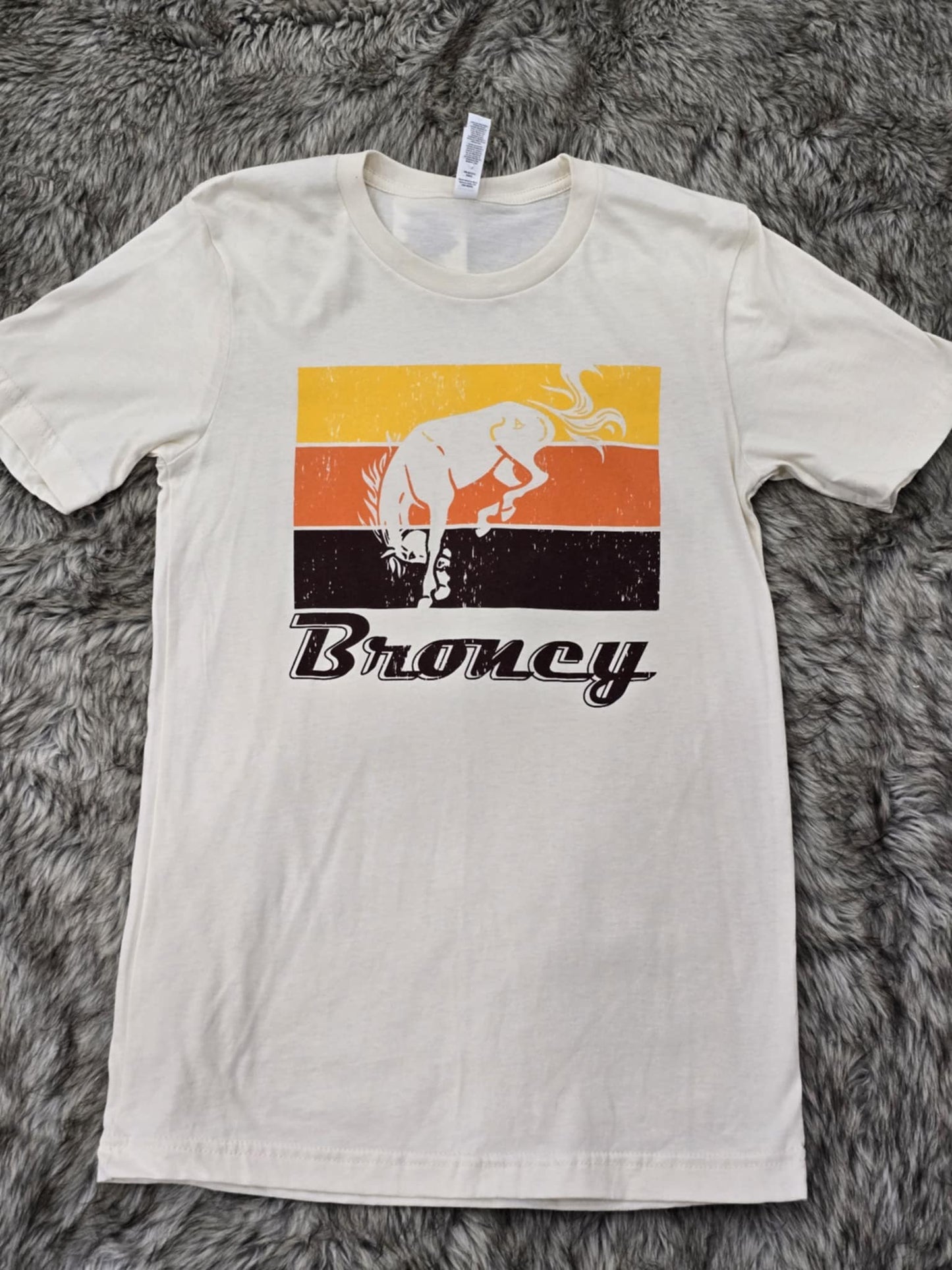 Broncy tee