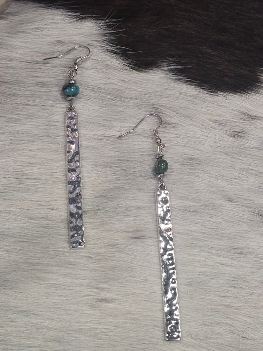 Hammered turquoise dangle earings